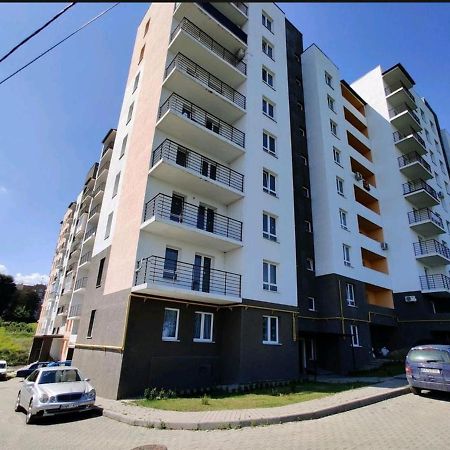 Oazis Apartments Chernivtsi Ngoại thất bức ảnh