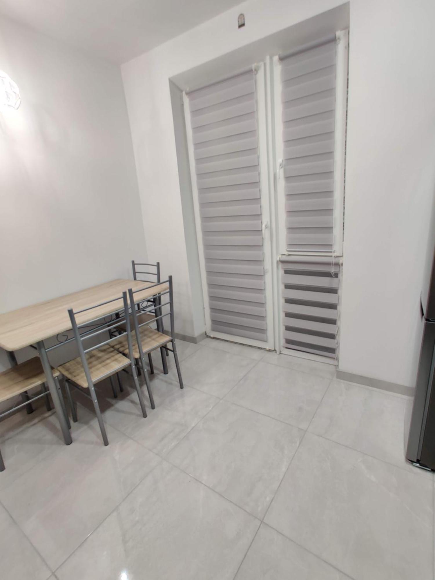 Oazis Apartments Chernivtsi Ngoại thất bức ảnh